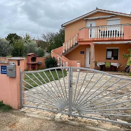 Apartamento Waimarie Fažana Exterior foto